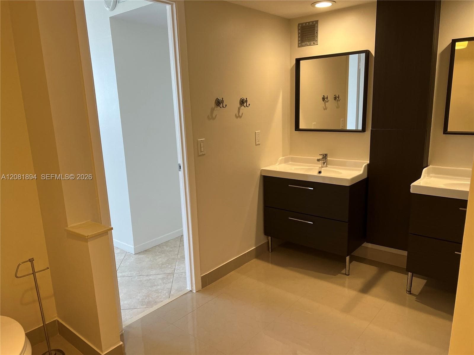 PLAZA TOWERS NORTH CONDO · #812 in Hallandale Beach - Photo 19