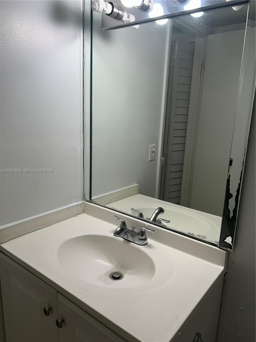 VENETIAN GARDENS AT COUNT · #F106 in Hialeah - Photo 10