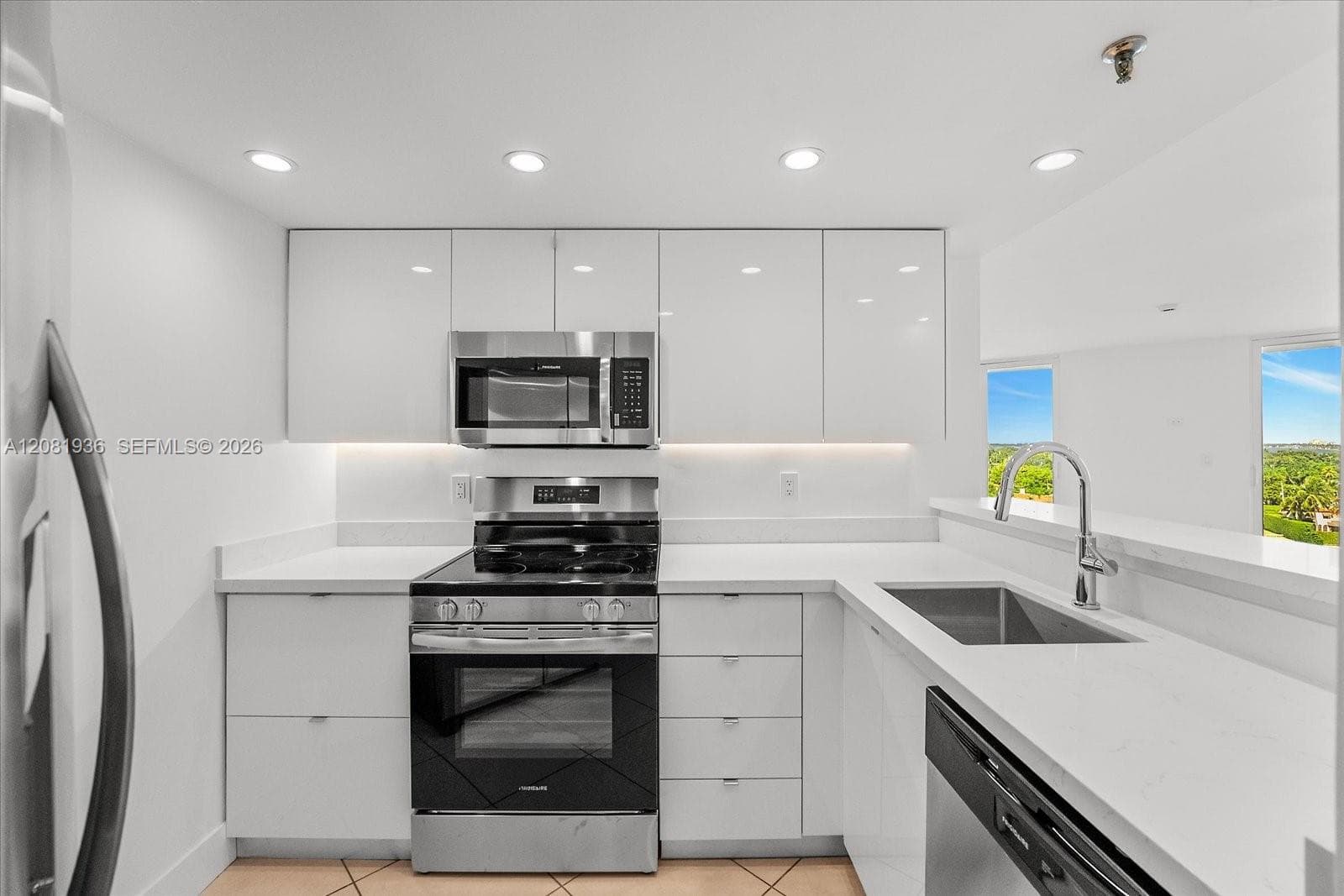 LA RIVE GAUCHE CONDO · #1004 in Miami Beach - Photo 4