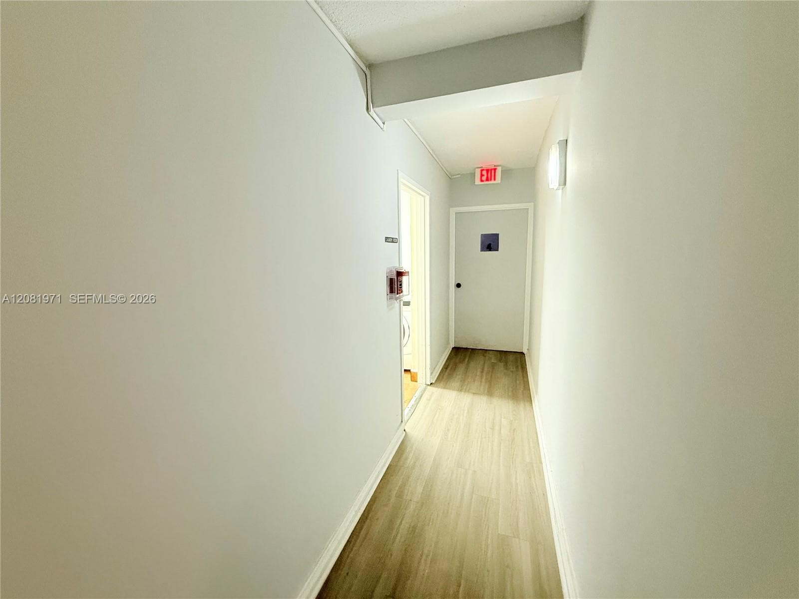 SEA AIR TOWERS CONDO · #423 in Hollywood - Photo 23