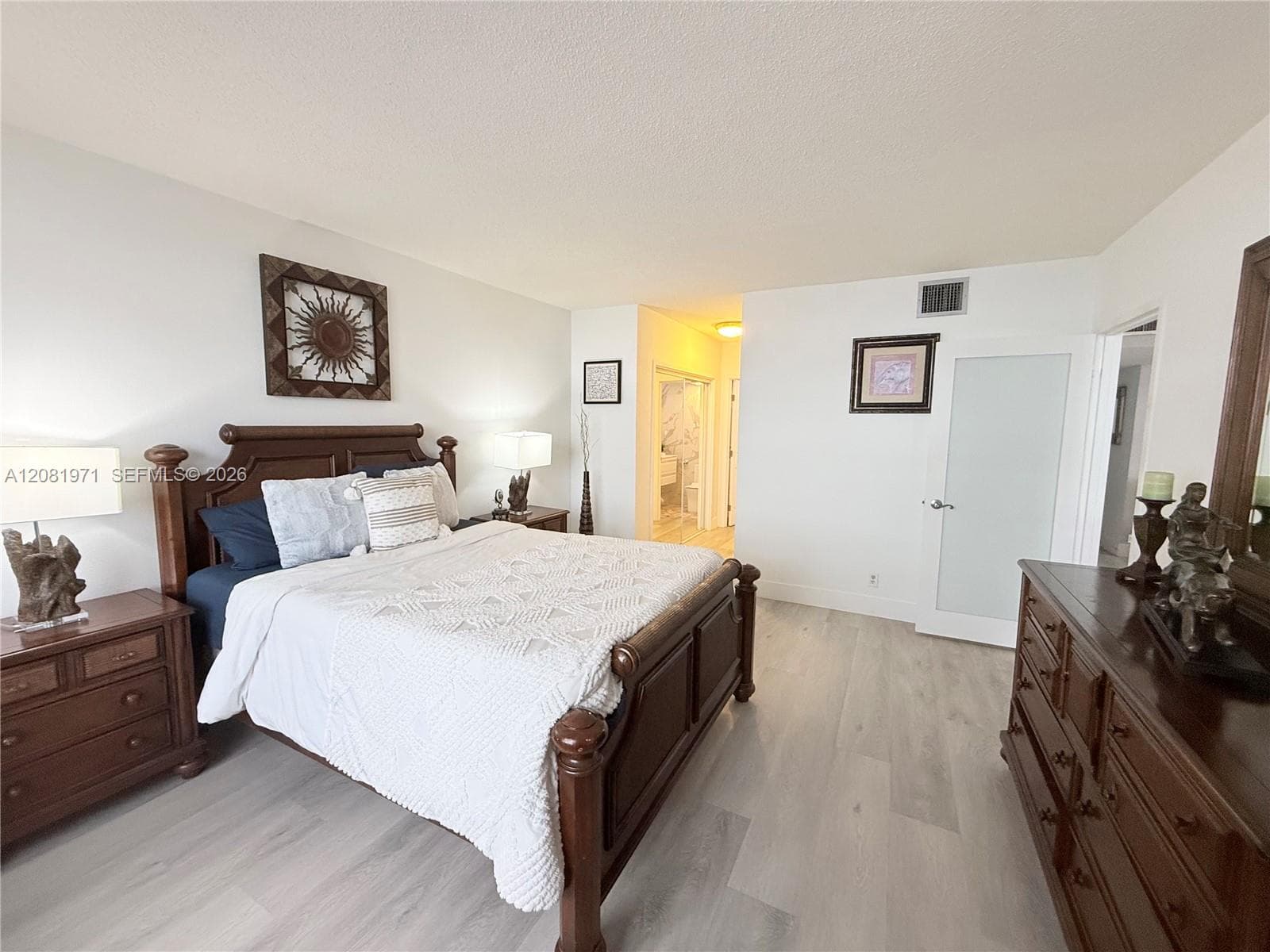 SEA AIR TOWERS CONDO · #423 in Hollywood - Photo 13