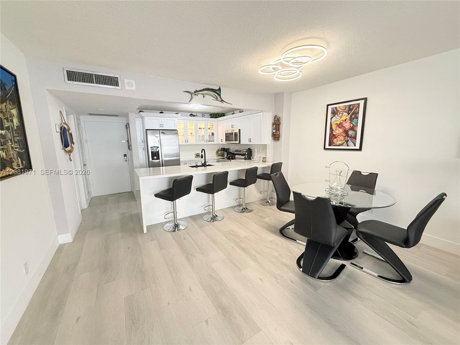 SEA AIR TOWERS CONDO · #423 in Hollywood - Photo 18
