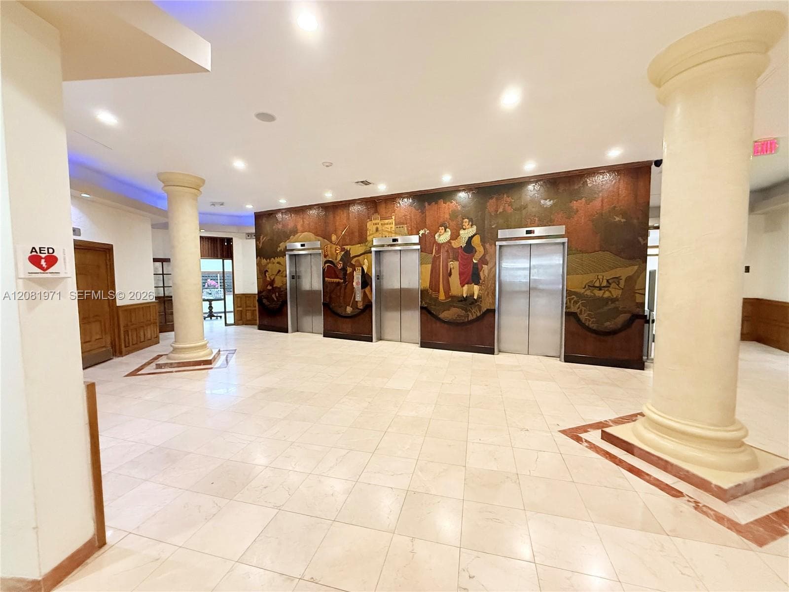 SEA AIR TOWERS CONDO · #423 in Hollywood - Photo 4