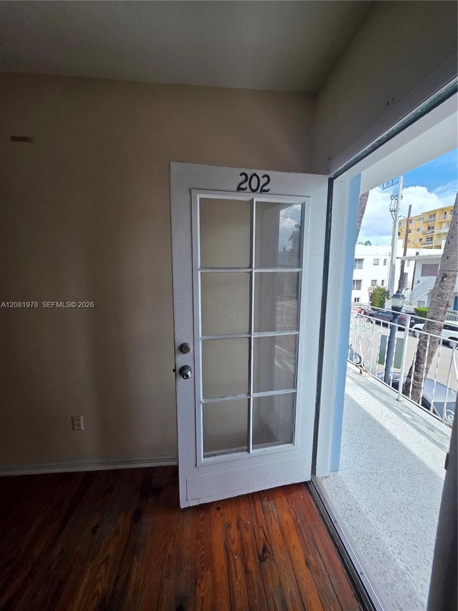 EIGHT PALMS CONDO · #202 in Miami Beach - Photo 2