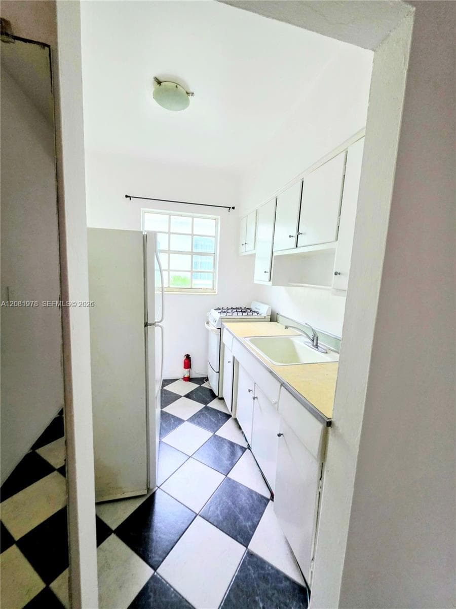 EIGHT PALMS CONDO · #202 in Miami Beach - Photo 12