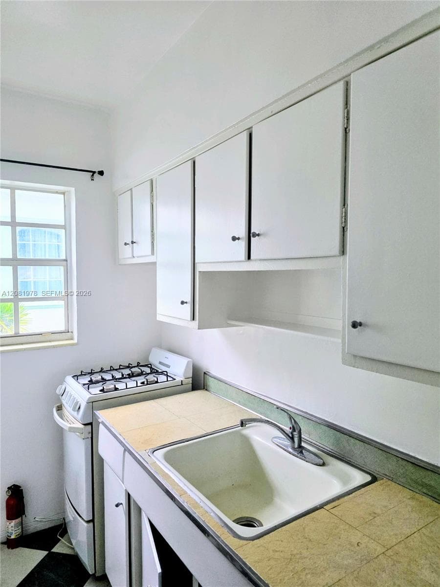 EIGHT PALMS CONDO · #202 in Miami Beach - Photo 8
