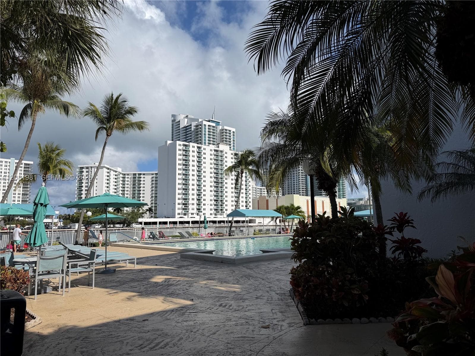 OCEANVIEW PARK CONDO · #531 in Hallandale Beach - Photo 27