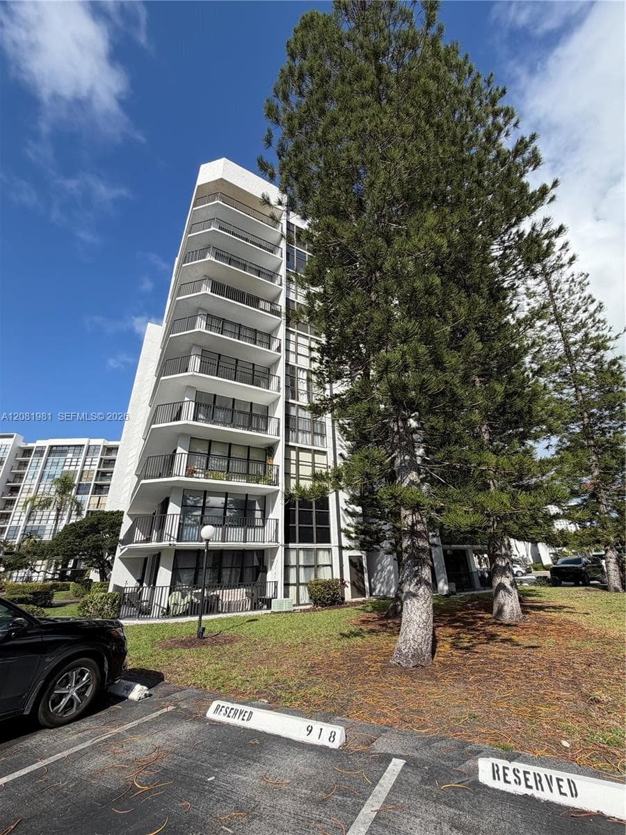 OCEANVIEW PARK CONDO · #531 in Hallandale Beach - Photo 33