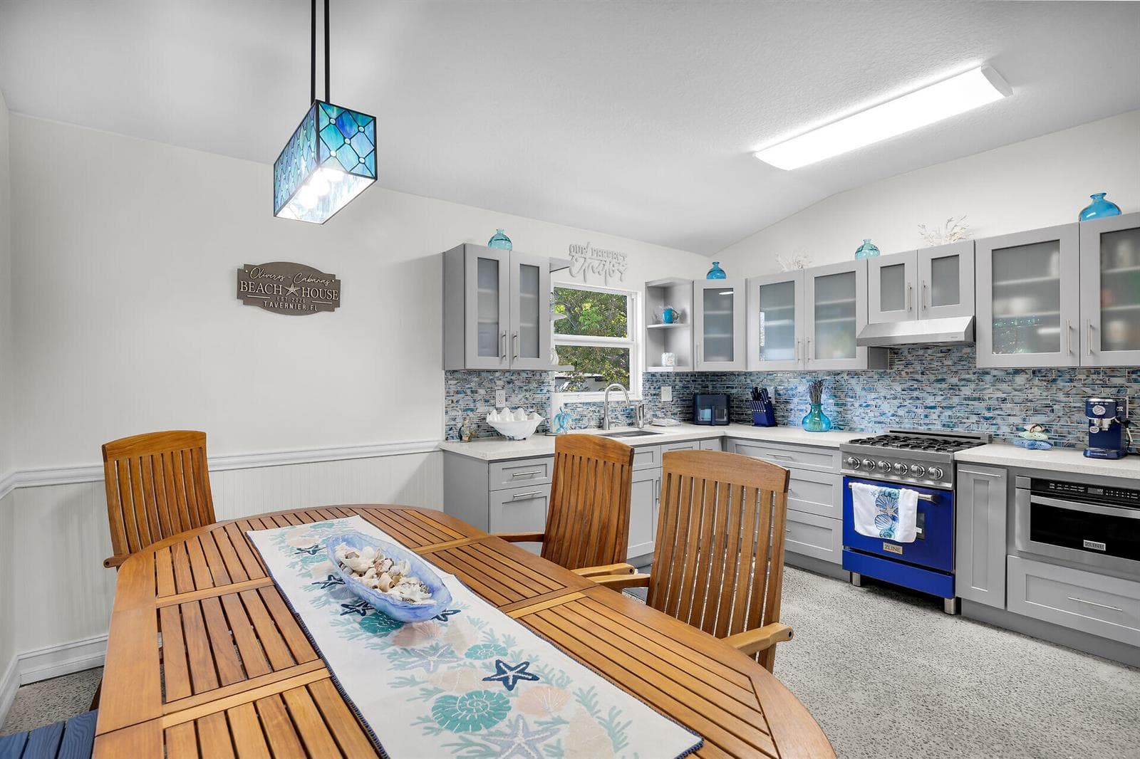 Spacious Eat-in Kitchen
