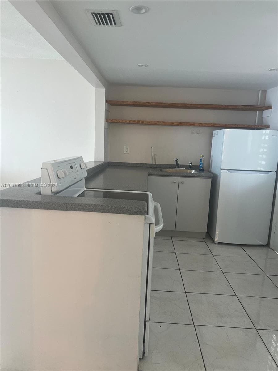 Point east · #N211 in Aventura - Photo 12
