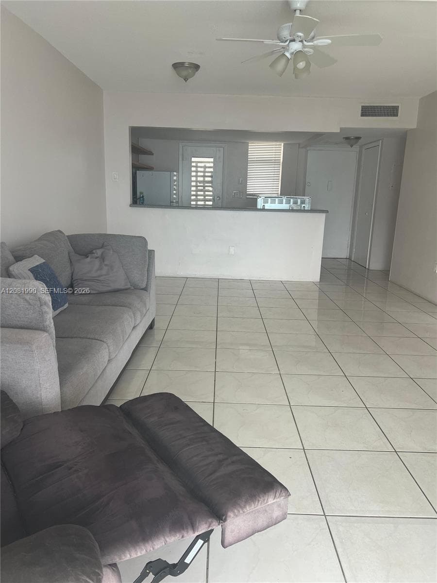 Point east · #N211 in Aventura - Photo 5