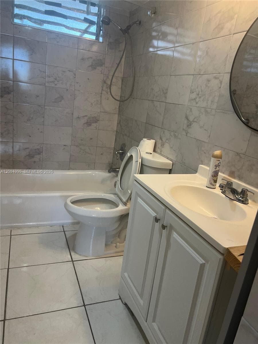 Point east · #N211 in Aventura - Photo 10