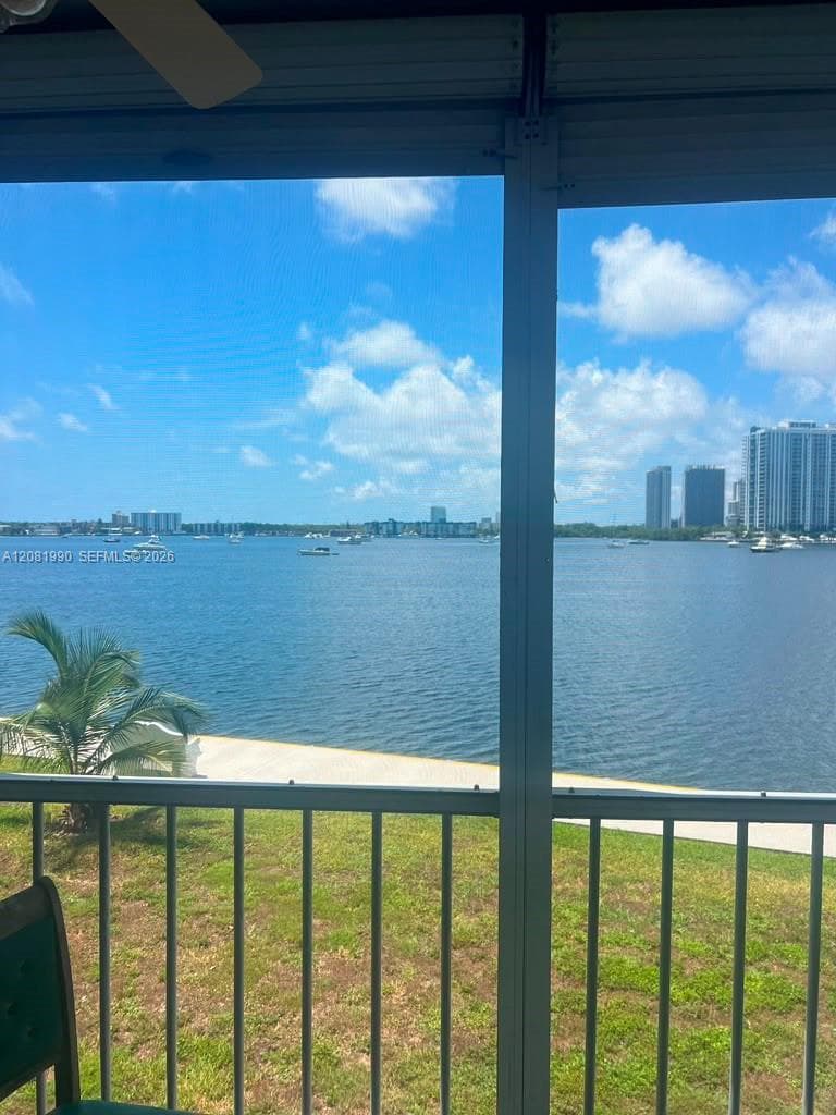 Point east · #N211 in Aventura - Photo 15