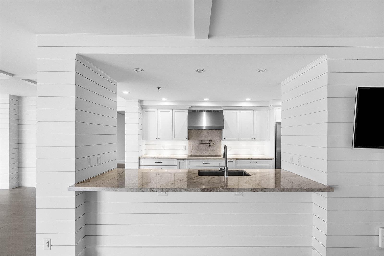 004-2917SouthOceanBoulevard-104-Highland
