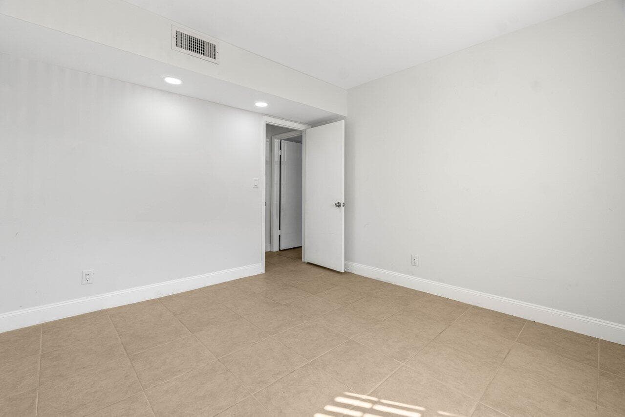 017-1074Northwest13thStreet-161C-BocaRat