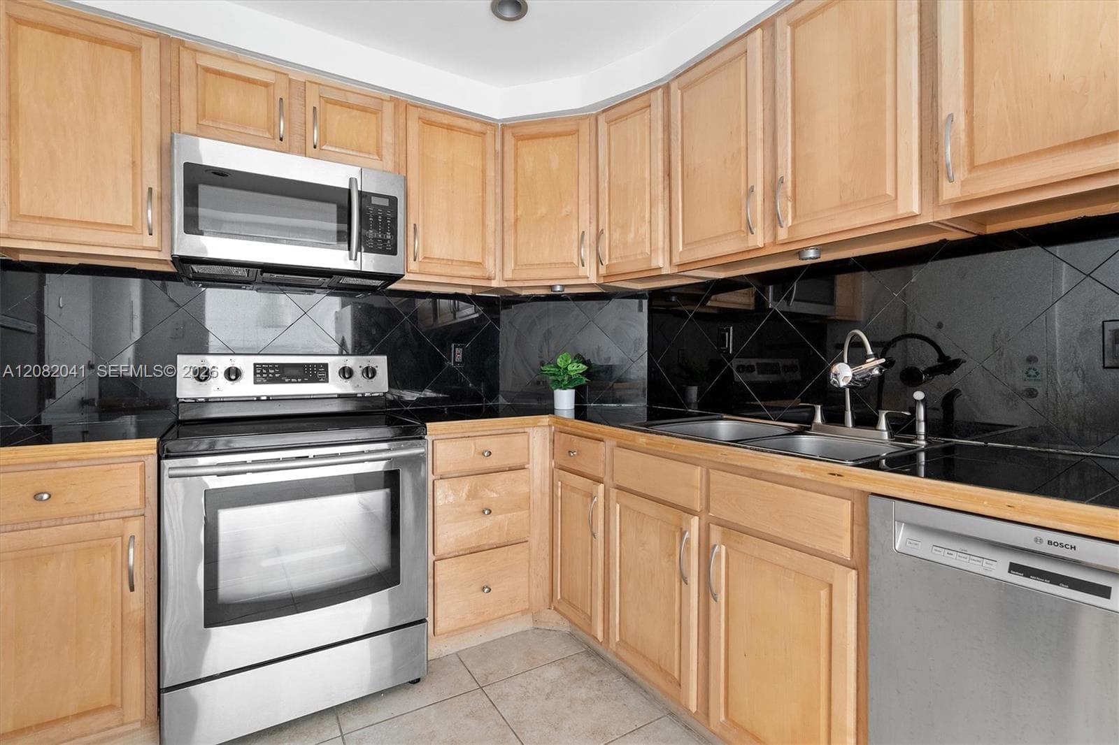 ARLEN HOUSE WEST CONDO · #1920 in Sunny Isles Beach - Photo 9