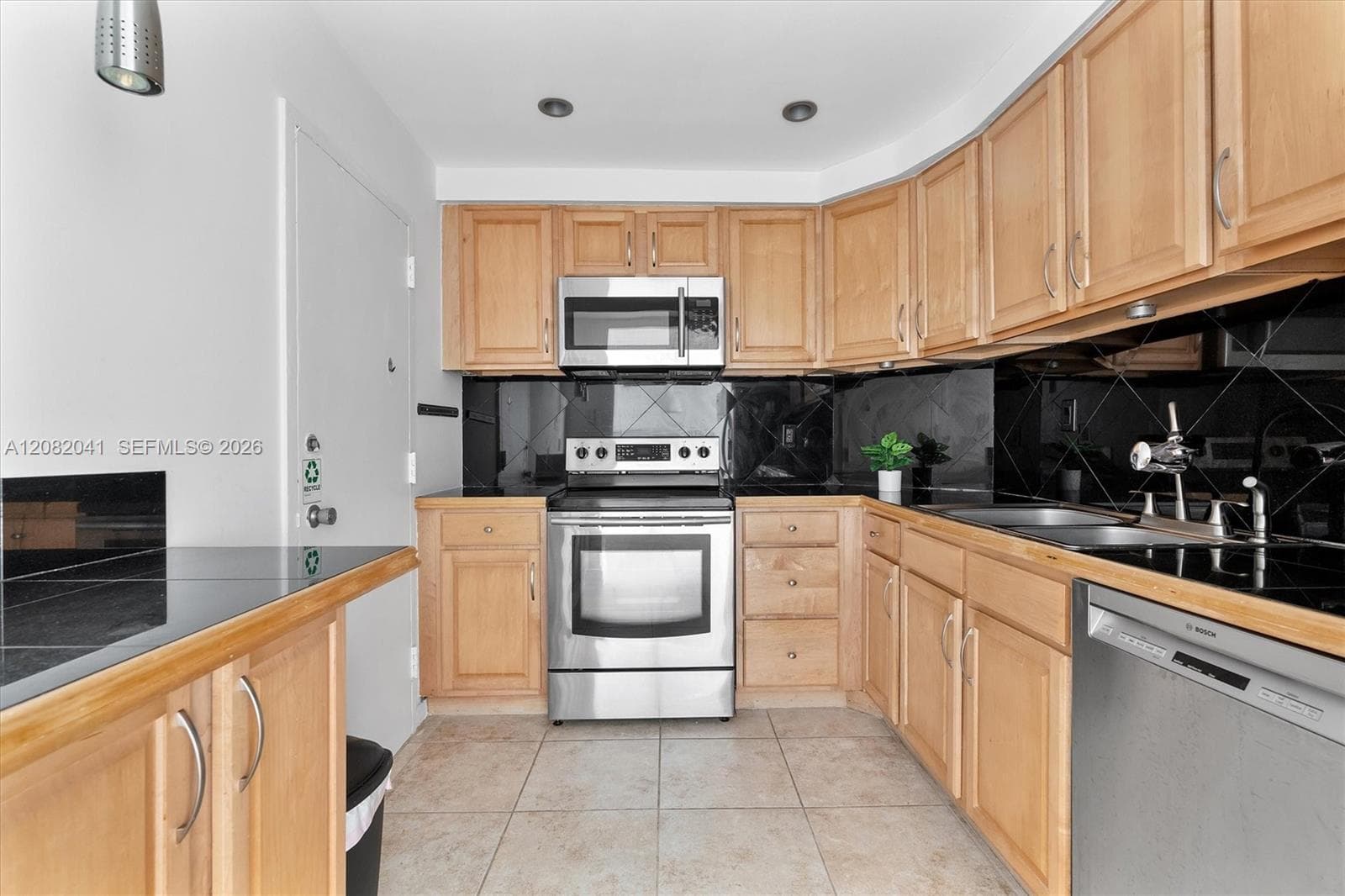 ARLEN HOUSE WEST CONDO · #1920 in Sunny Isles Beach - Photo 8