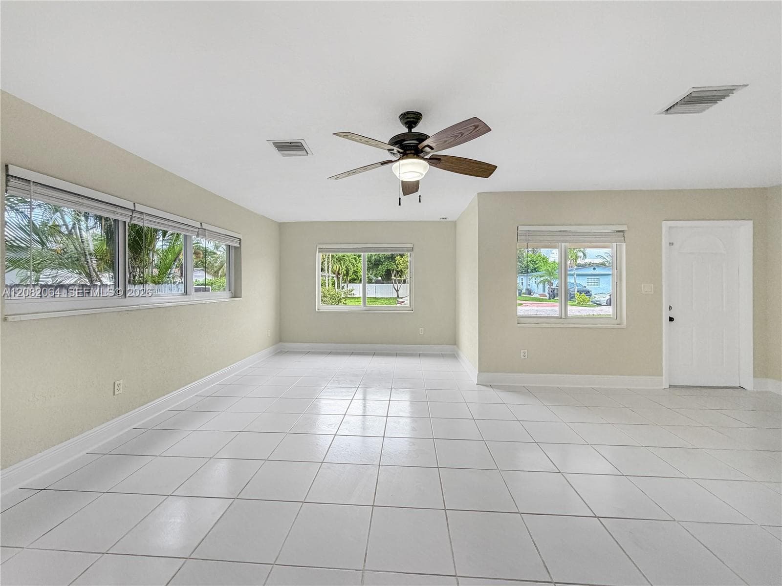 2728 Dewey St photo 6