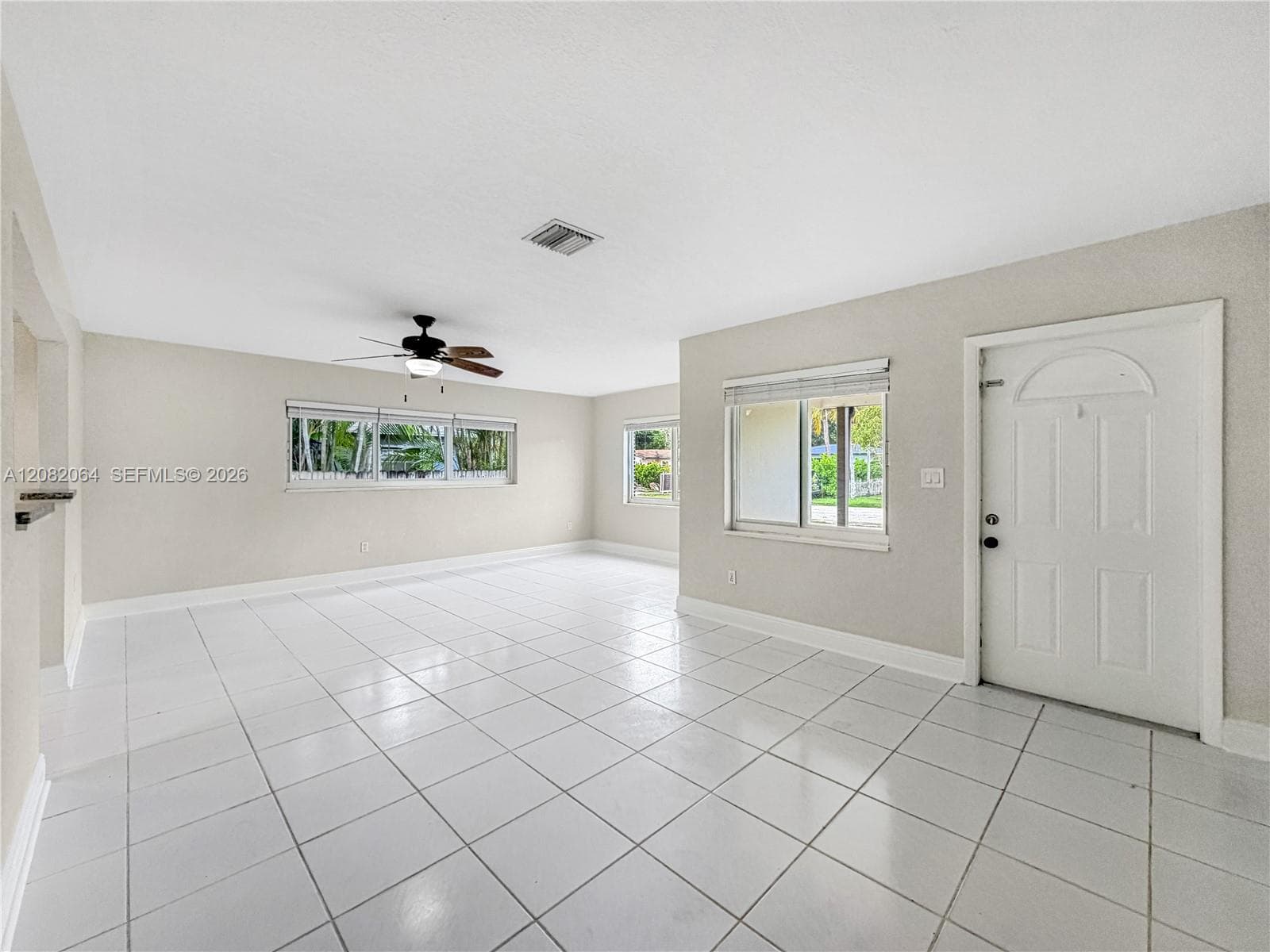 2728 Dewey St photo 5