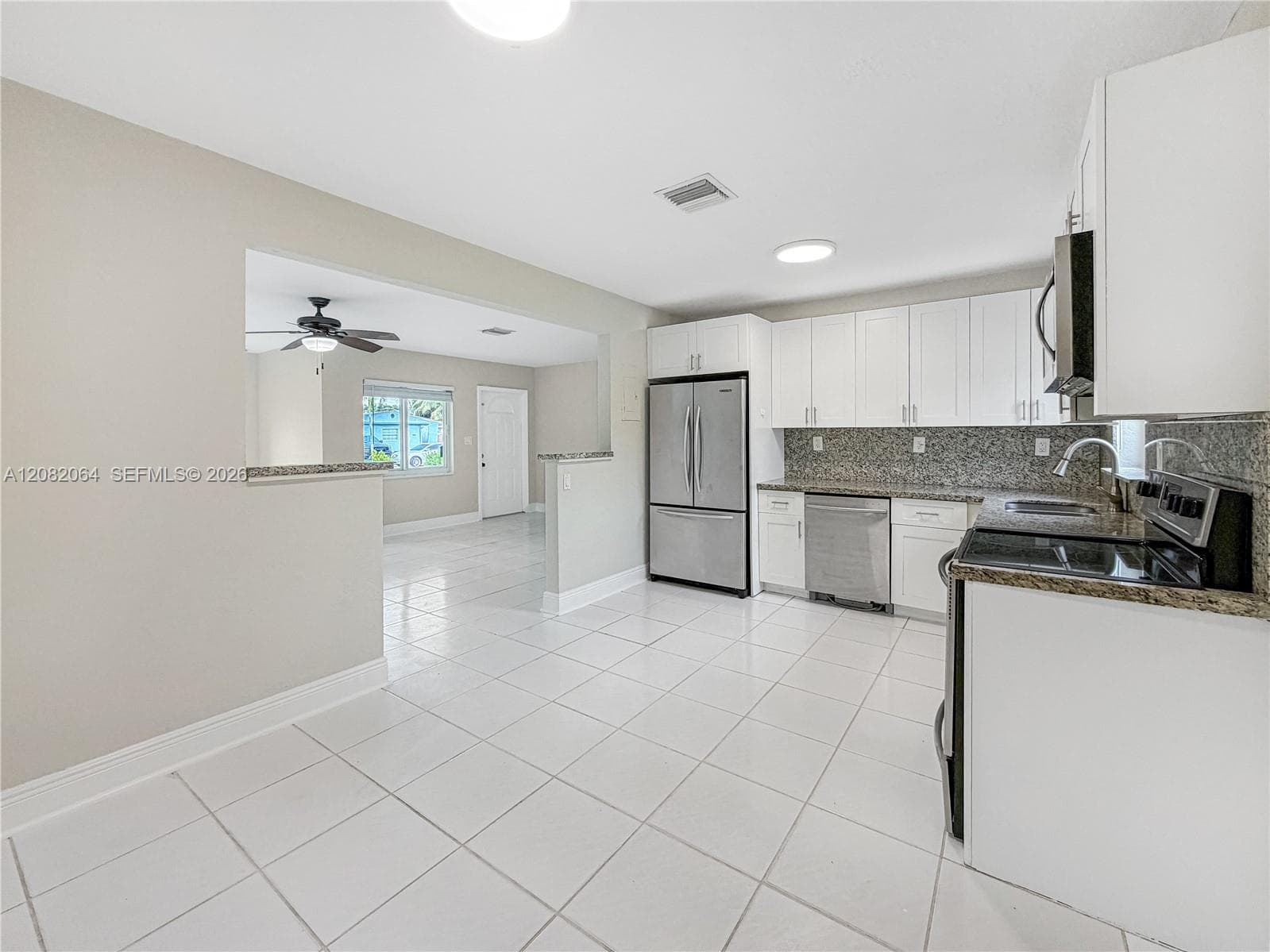 2728 Dewey St photo 11