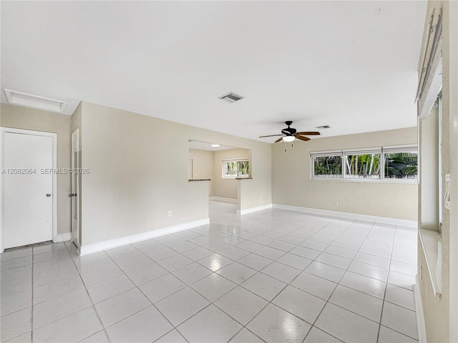 2728 Dewey St photo 4