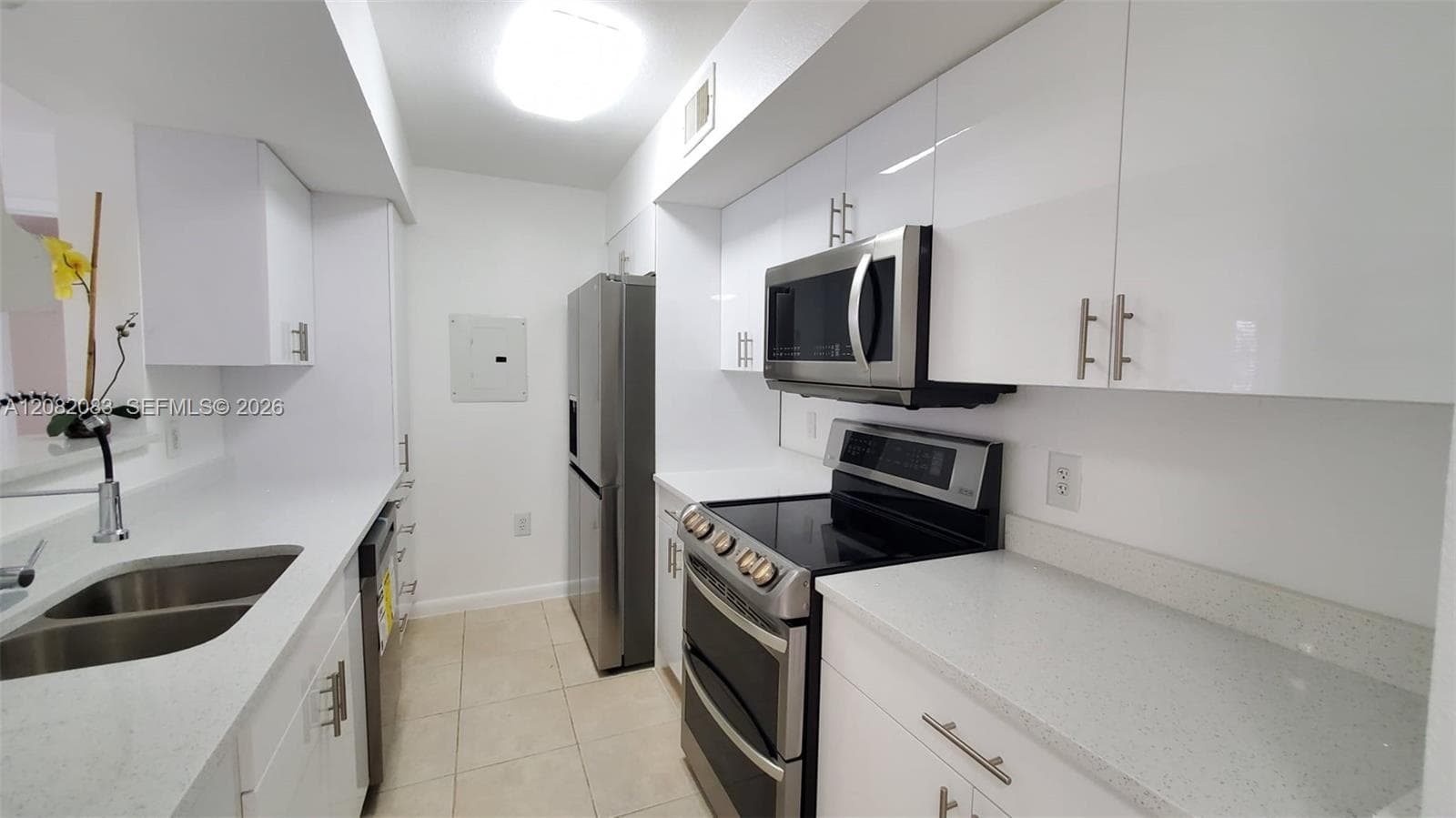 BISCAYNE BEACH CLUB CONDO · #1022 in Miami - Photo 8