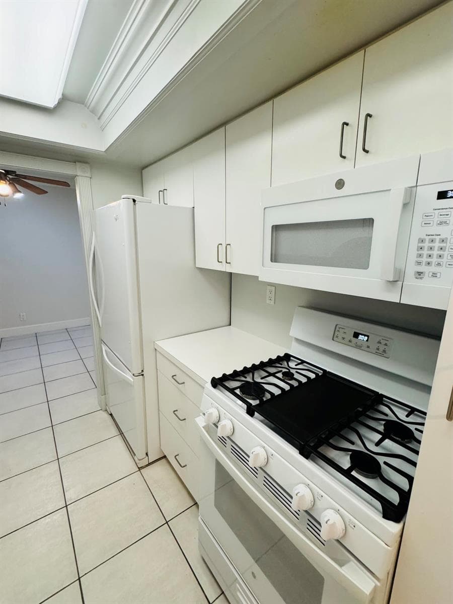 1527 S Flagler Drive 112f (18)
