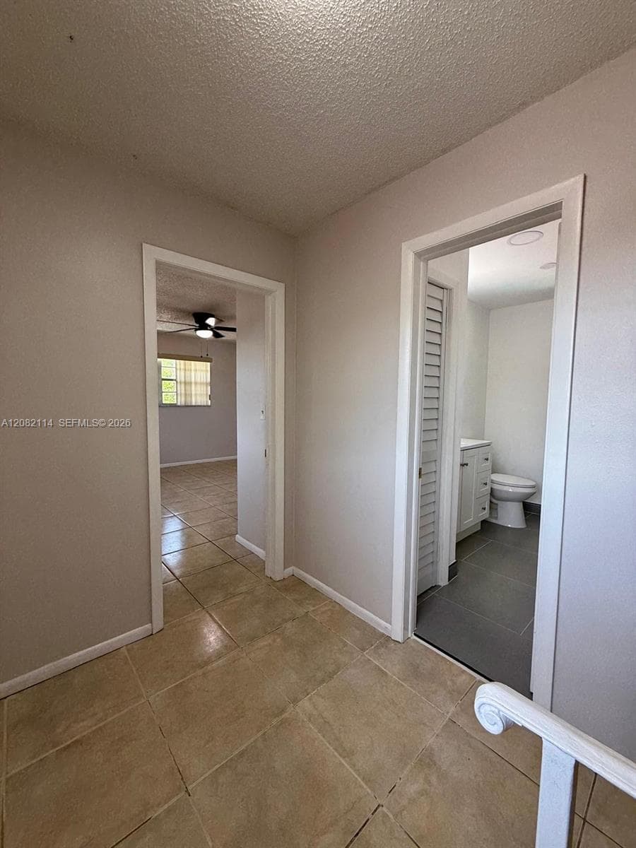 2433 SW 11th St photo 21