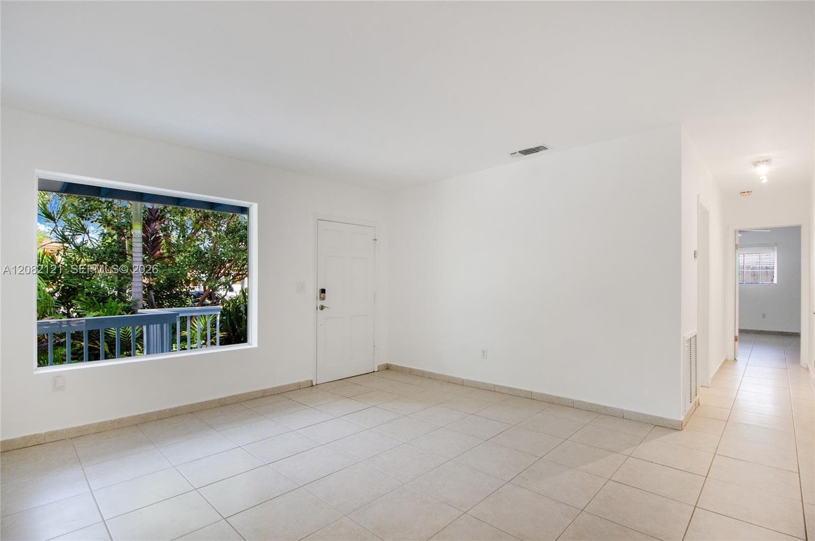 119 Harbor Dr photo 3