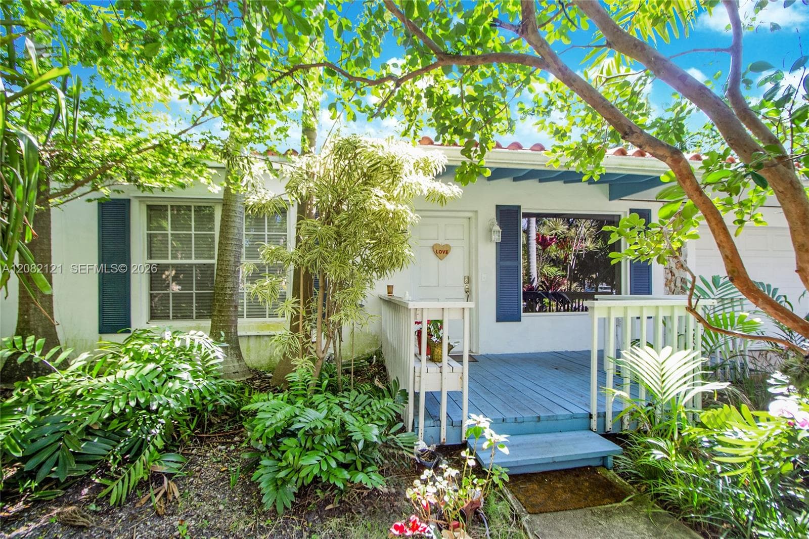 119 Harbor Dr photo 1