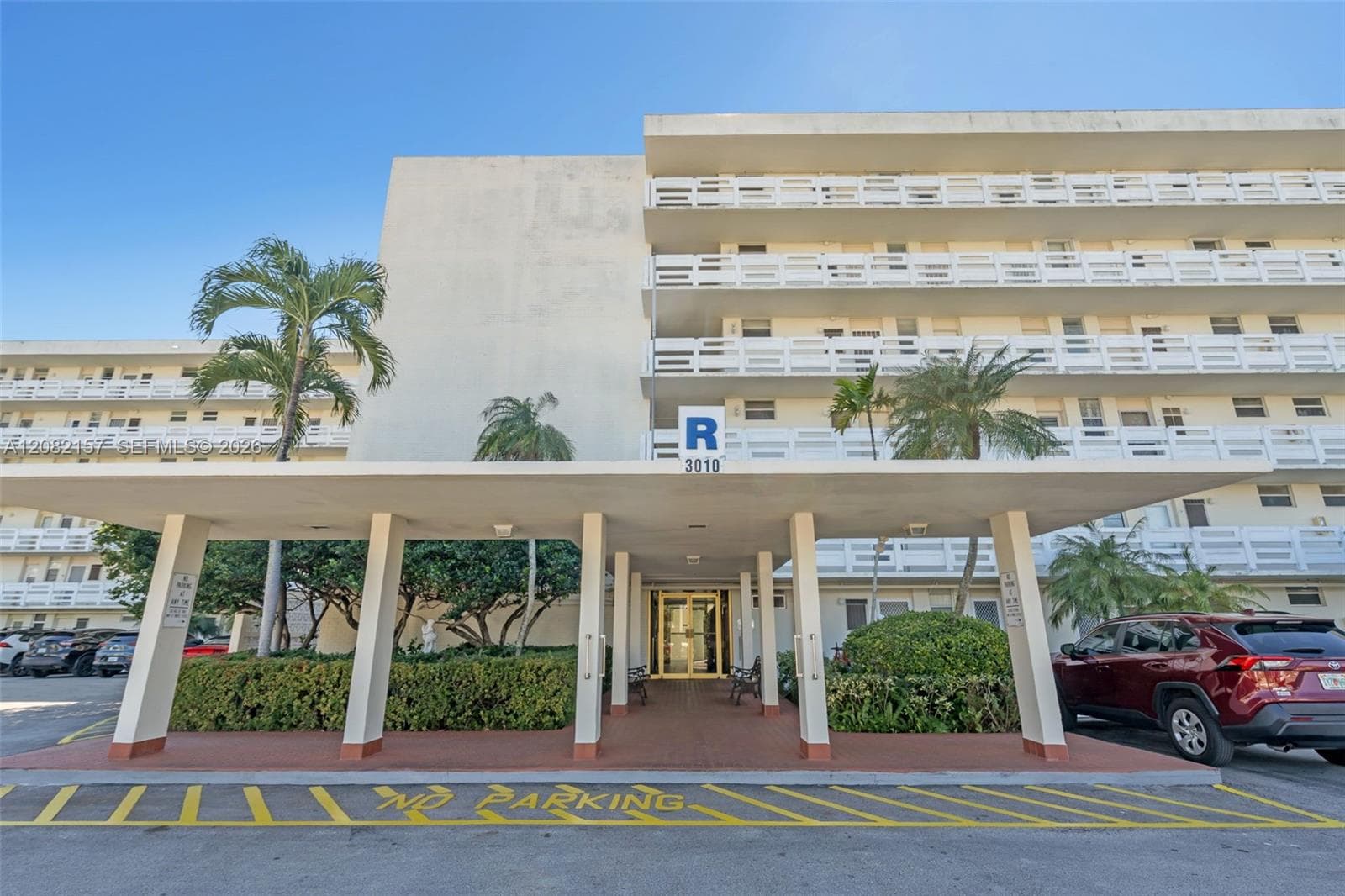 Point East · #R308 in Aventura - Photo 2