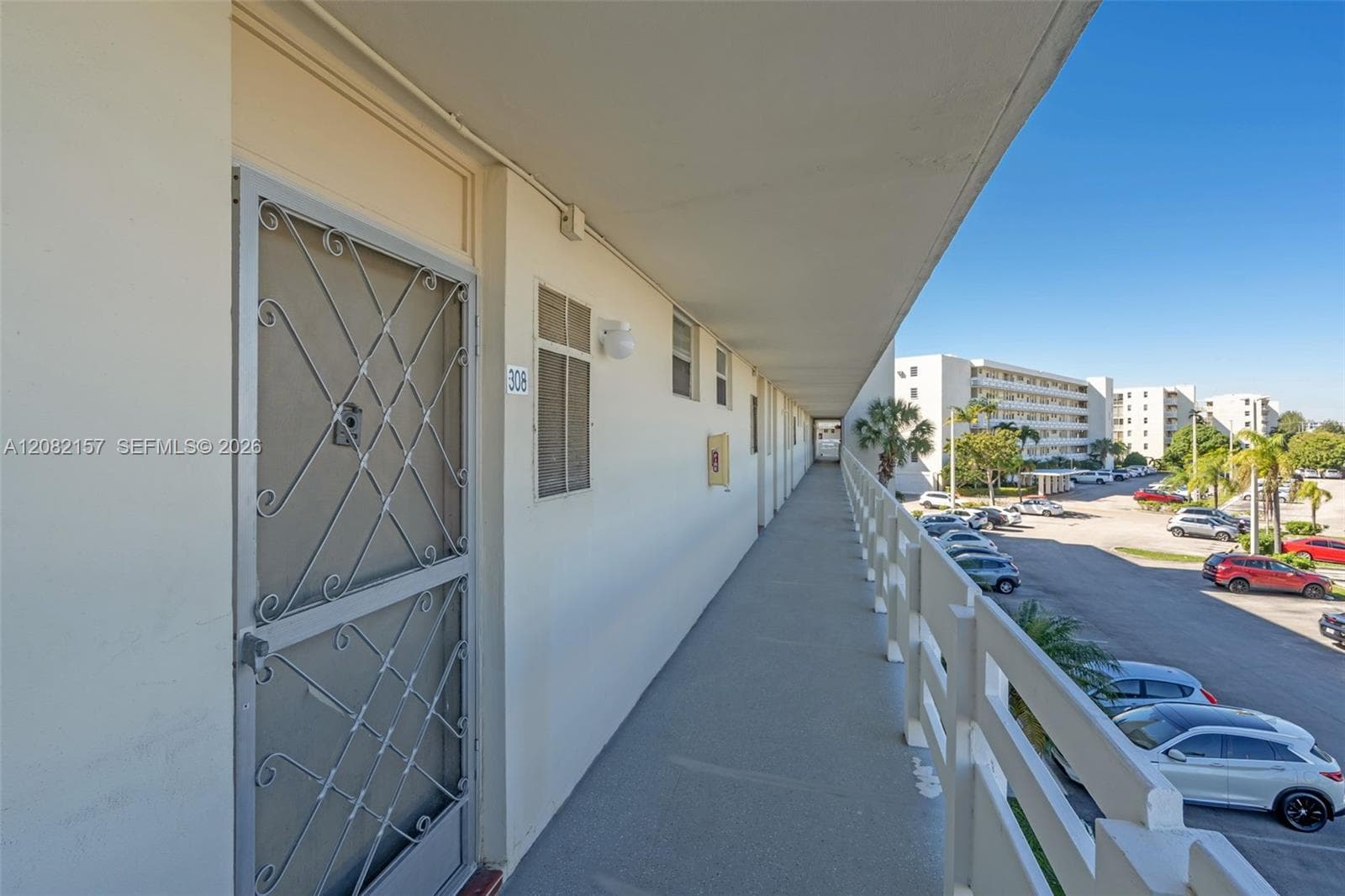 Point East · #R308 in Aventura - Photo 3