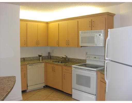 611 Kitchen 2