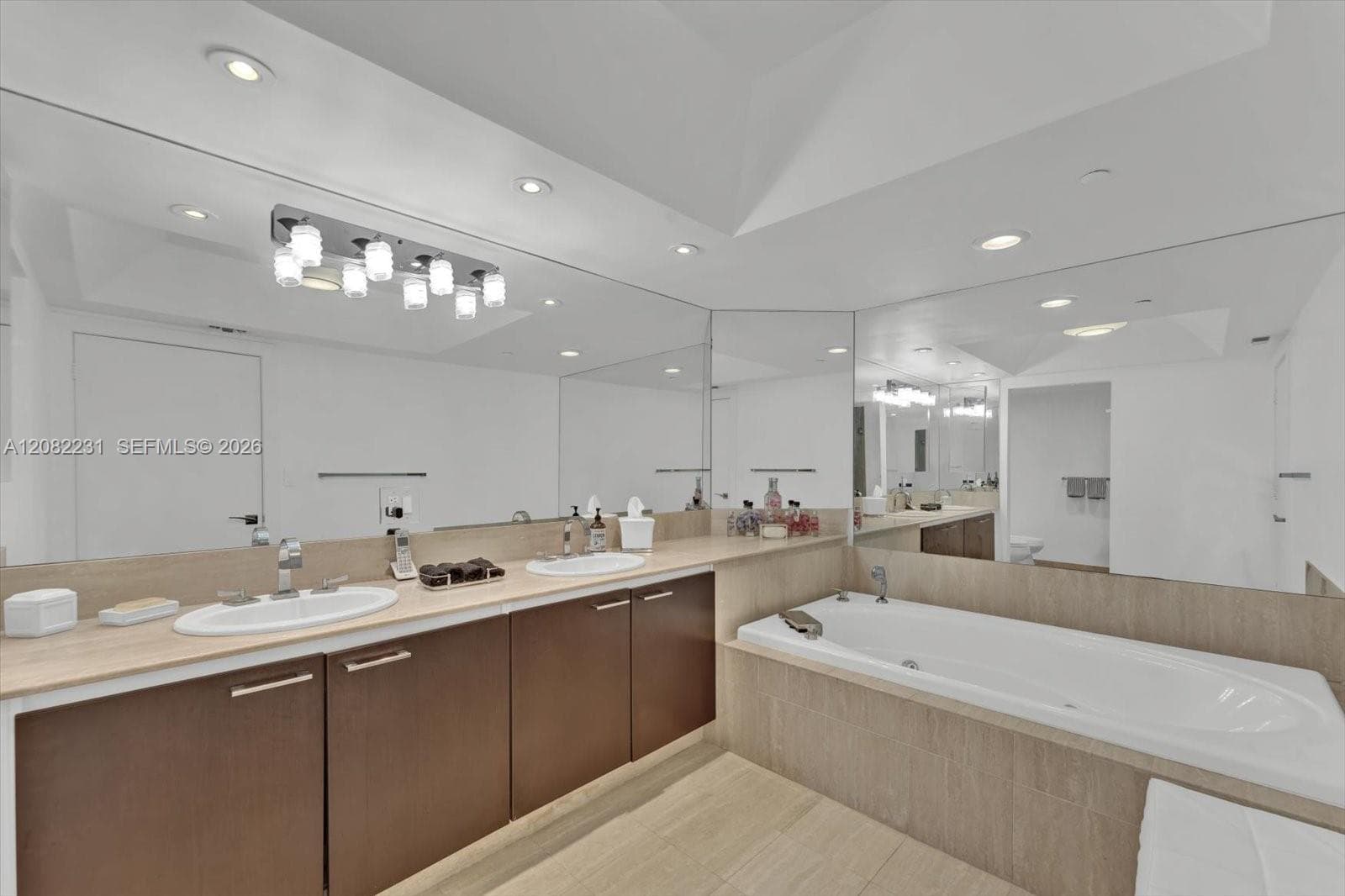 7000 ISL BLVD WILLIAMS IS · #L105 in Aventura - Photo 16