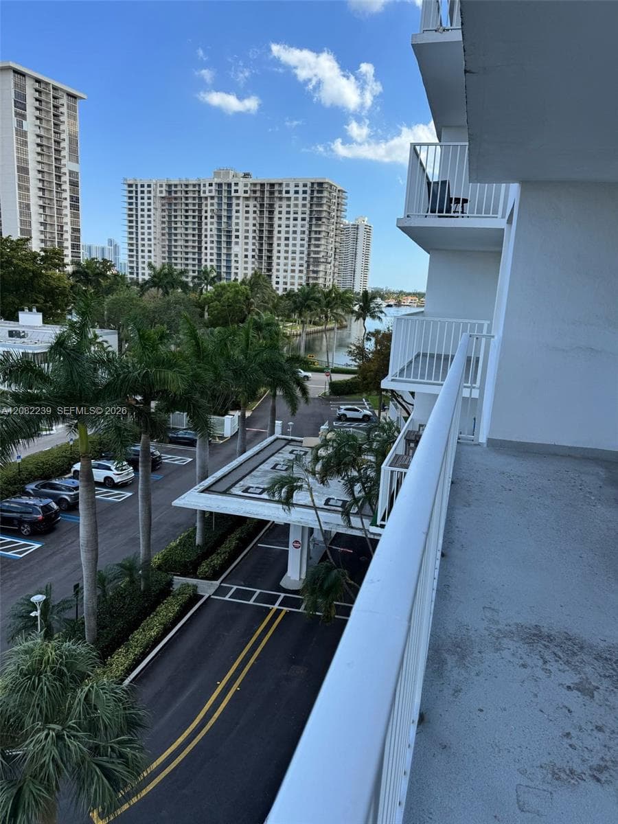 ADMIRALS PORT CONDO WEST · #501E in Aventura - Photo 17