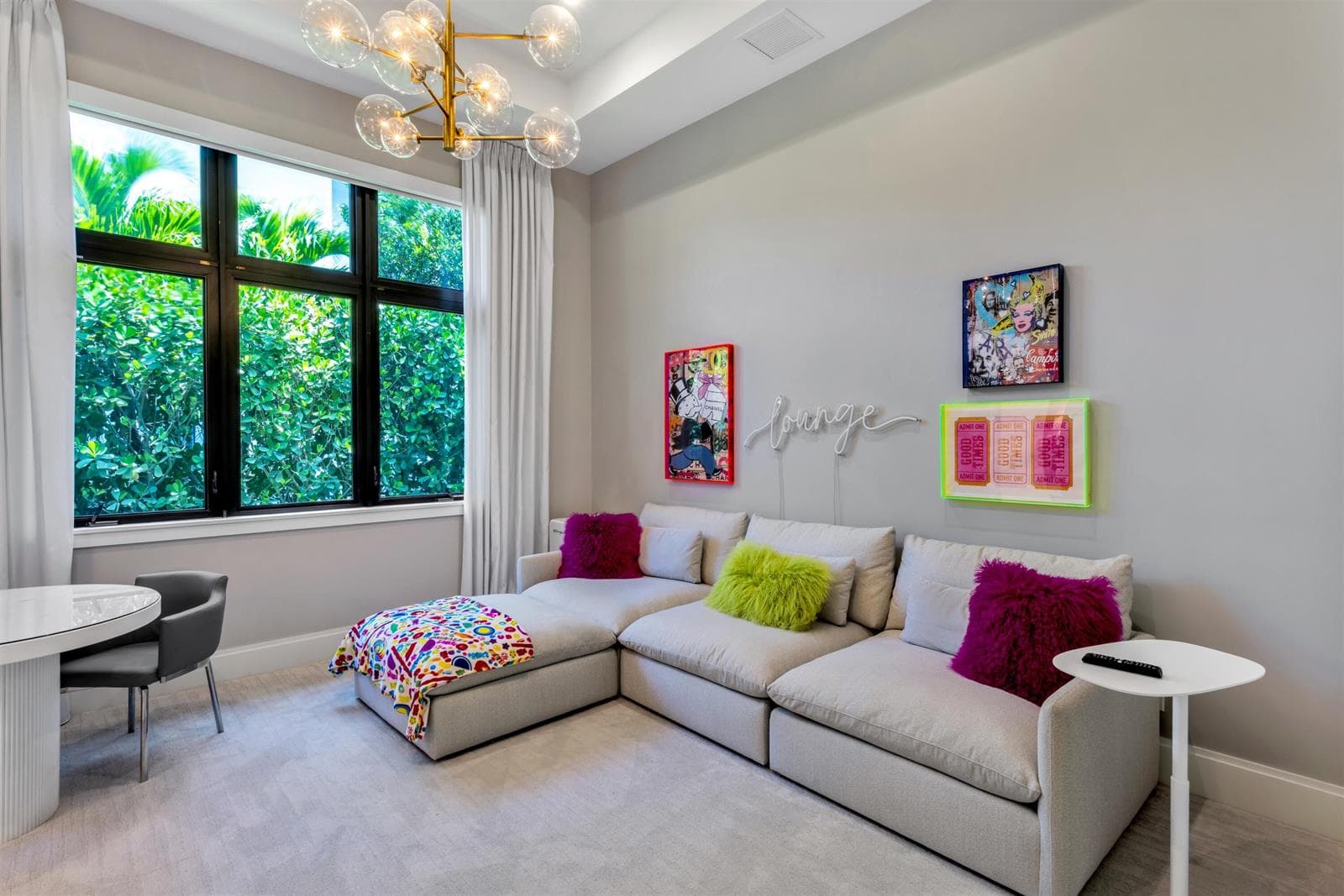 LOUNGE_ROOM_ANGLE