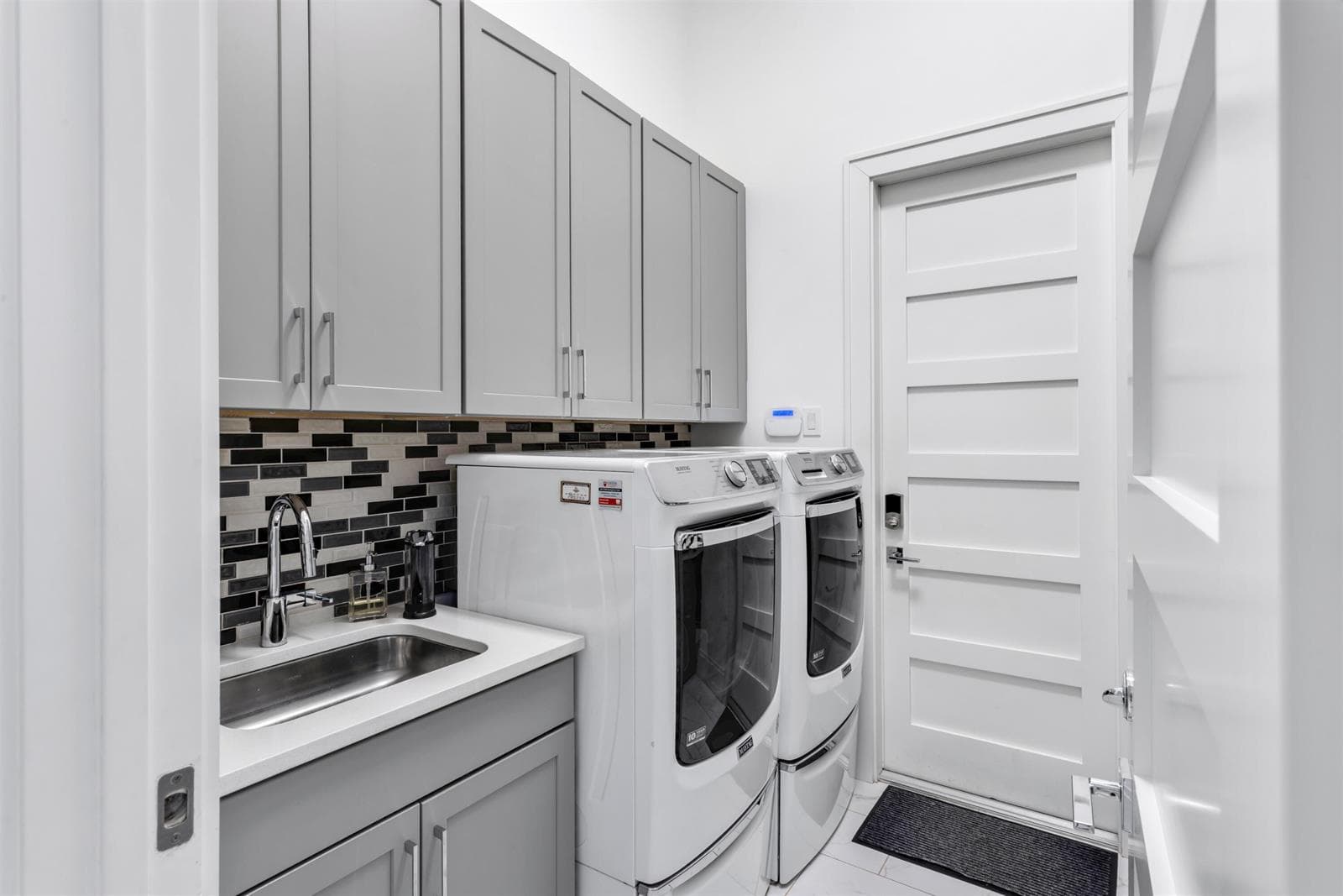 LAUNDRY_ROOM