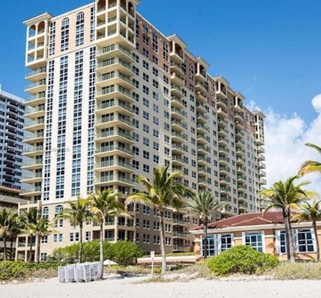 2080 Ocean · #401 in Hallandale Beach - Photo 3