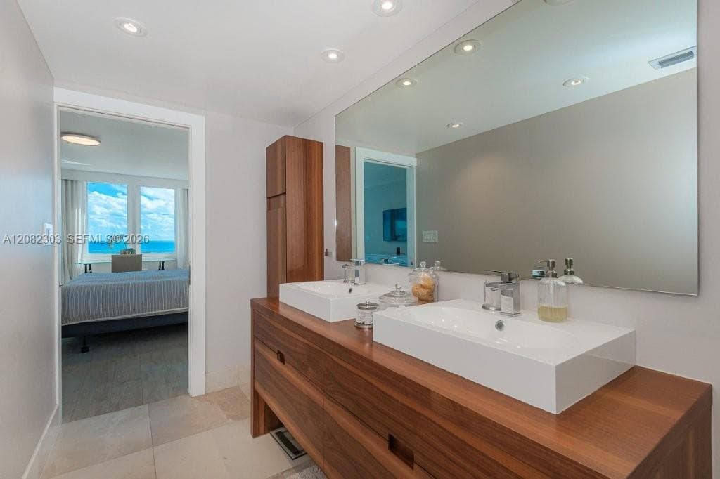 Roney Palace · #738 in Miami Beach - Photo 22