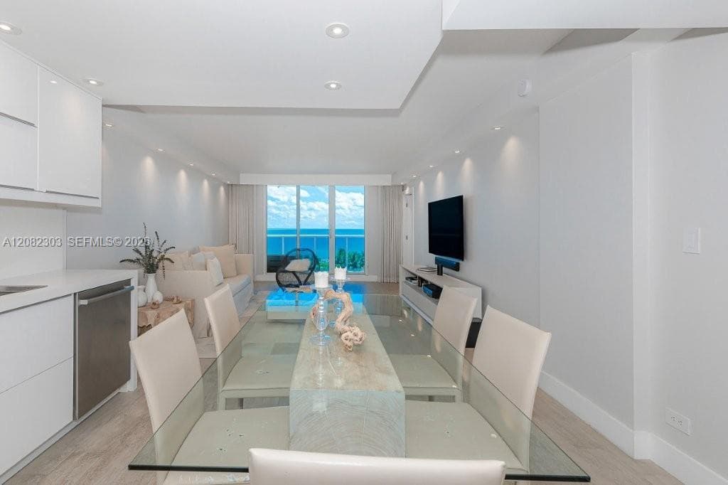 Roney Palace · #738 in Miami Beach - Photo 3
