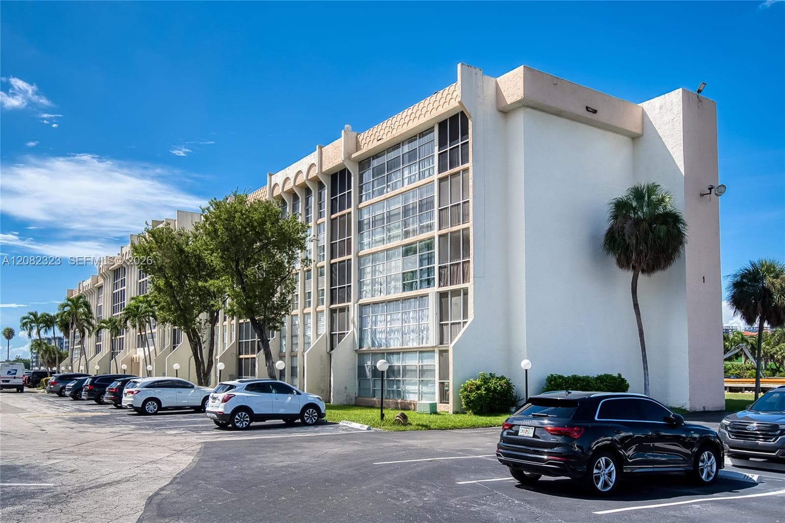 DESOTO PARK CONDO · #304 in Hallandale Beach - Photo 37