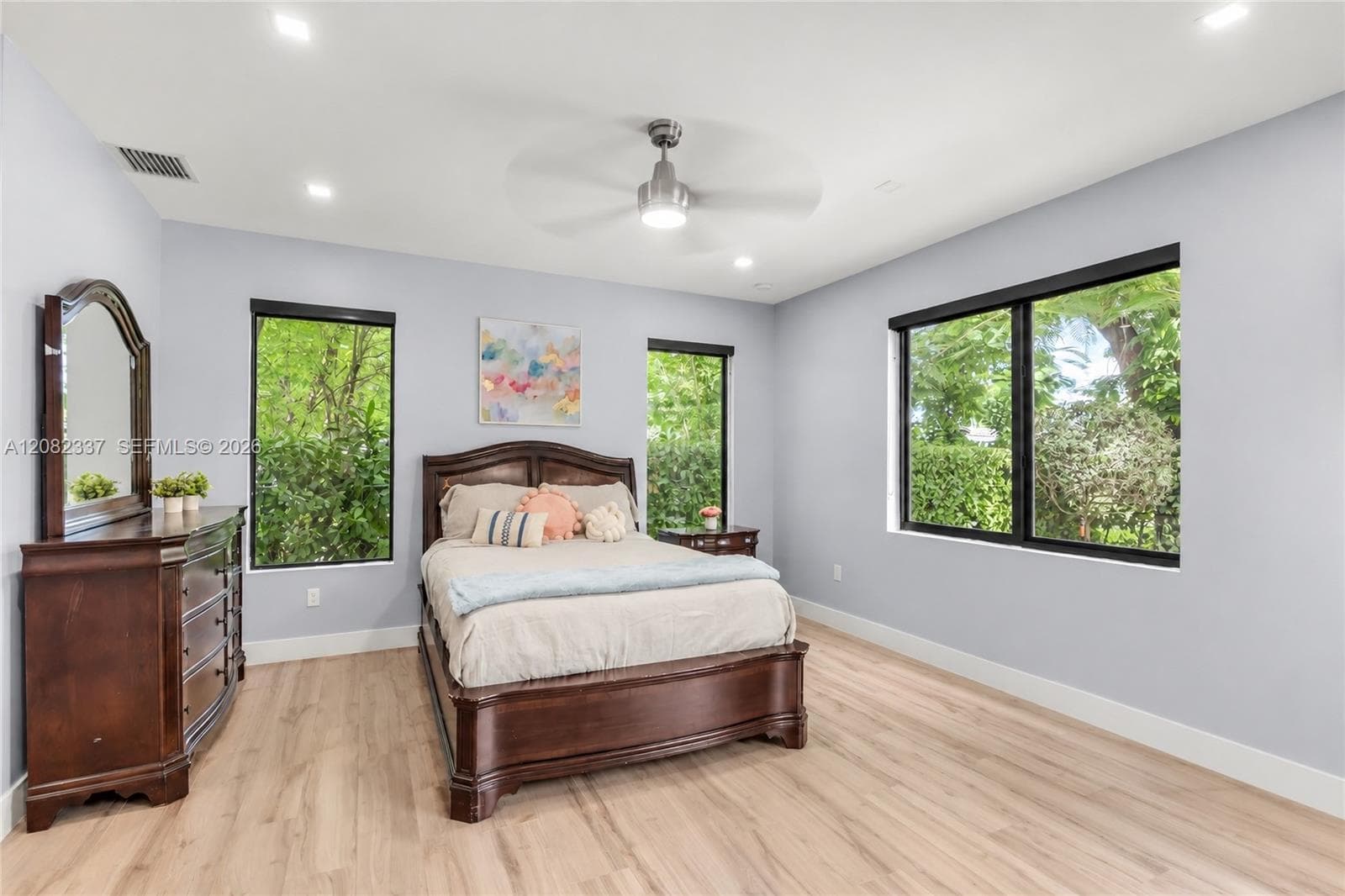 1st floor primary bedroom