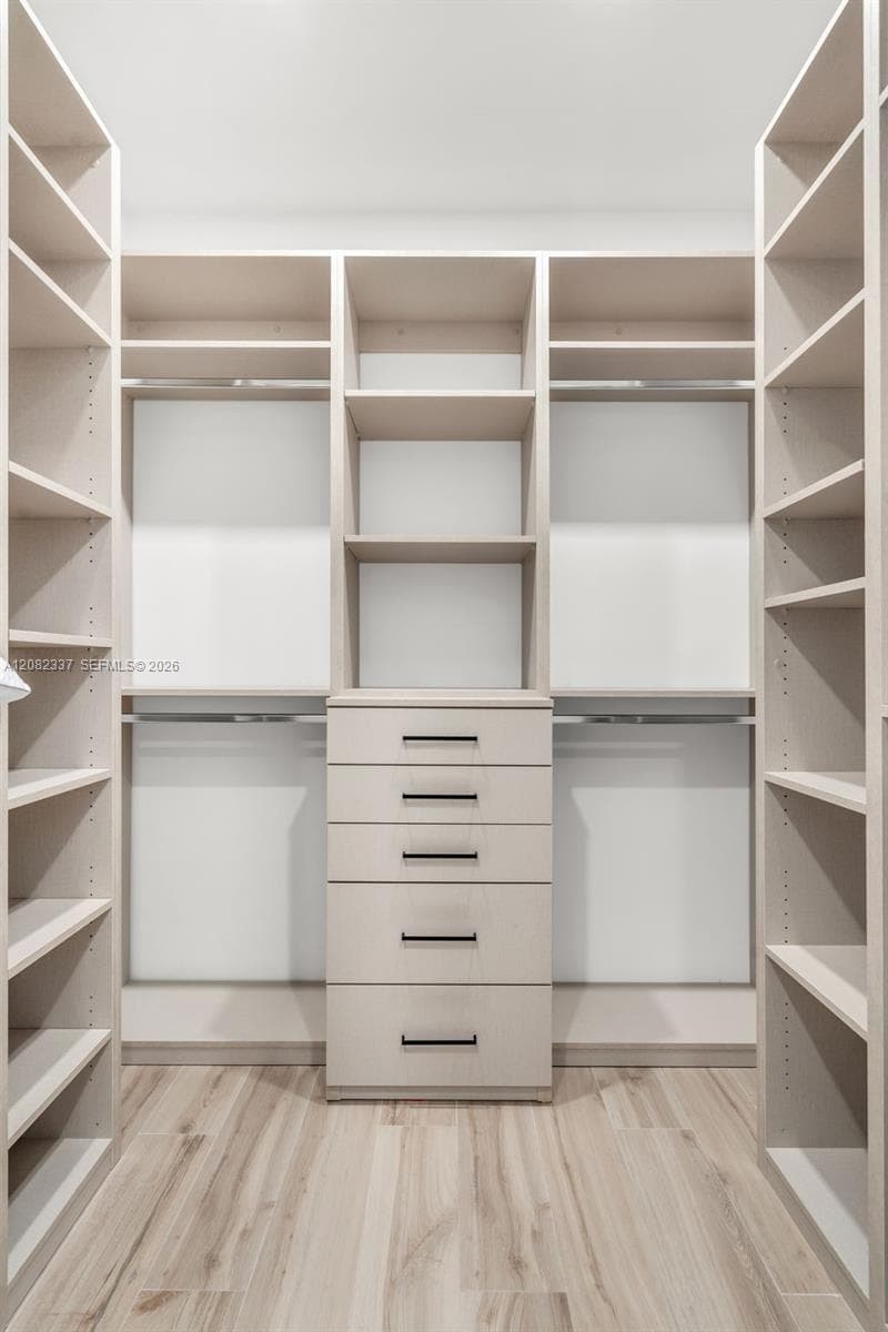 walk-in closet