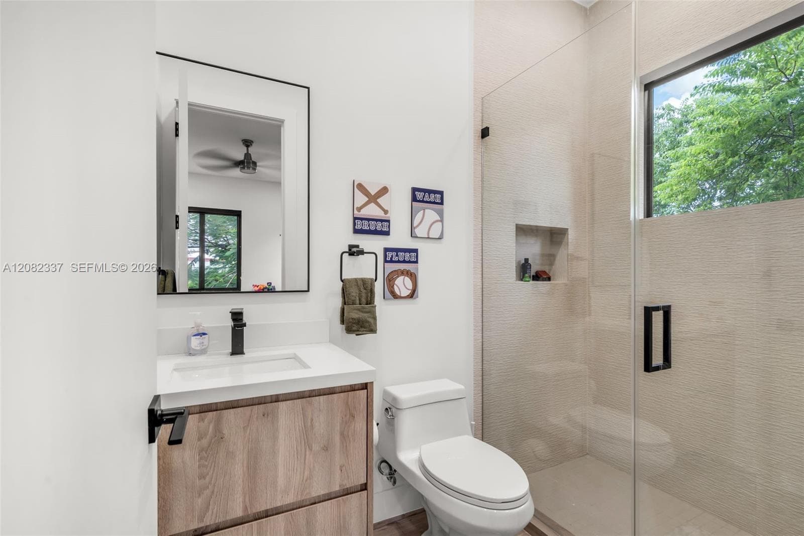 en-suite bath