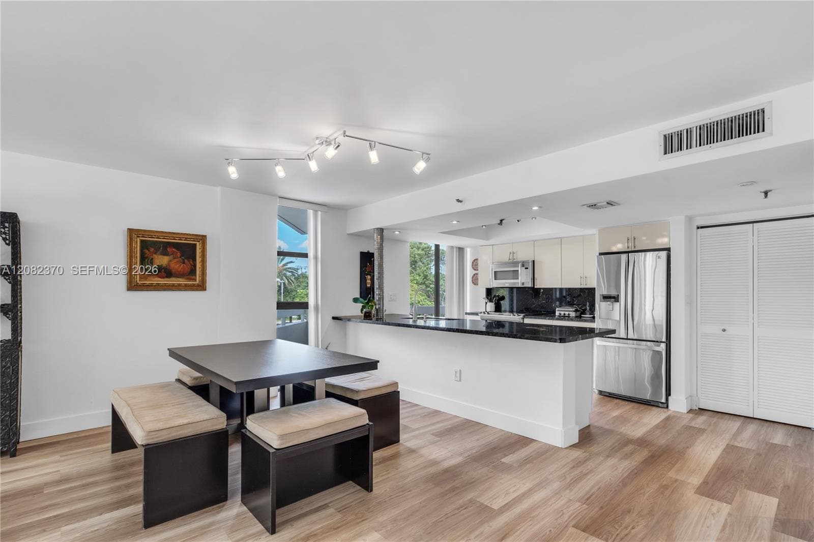 BRICKELL PARK CONDO · #201 in Miami - Photo 4