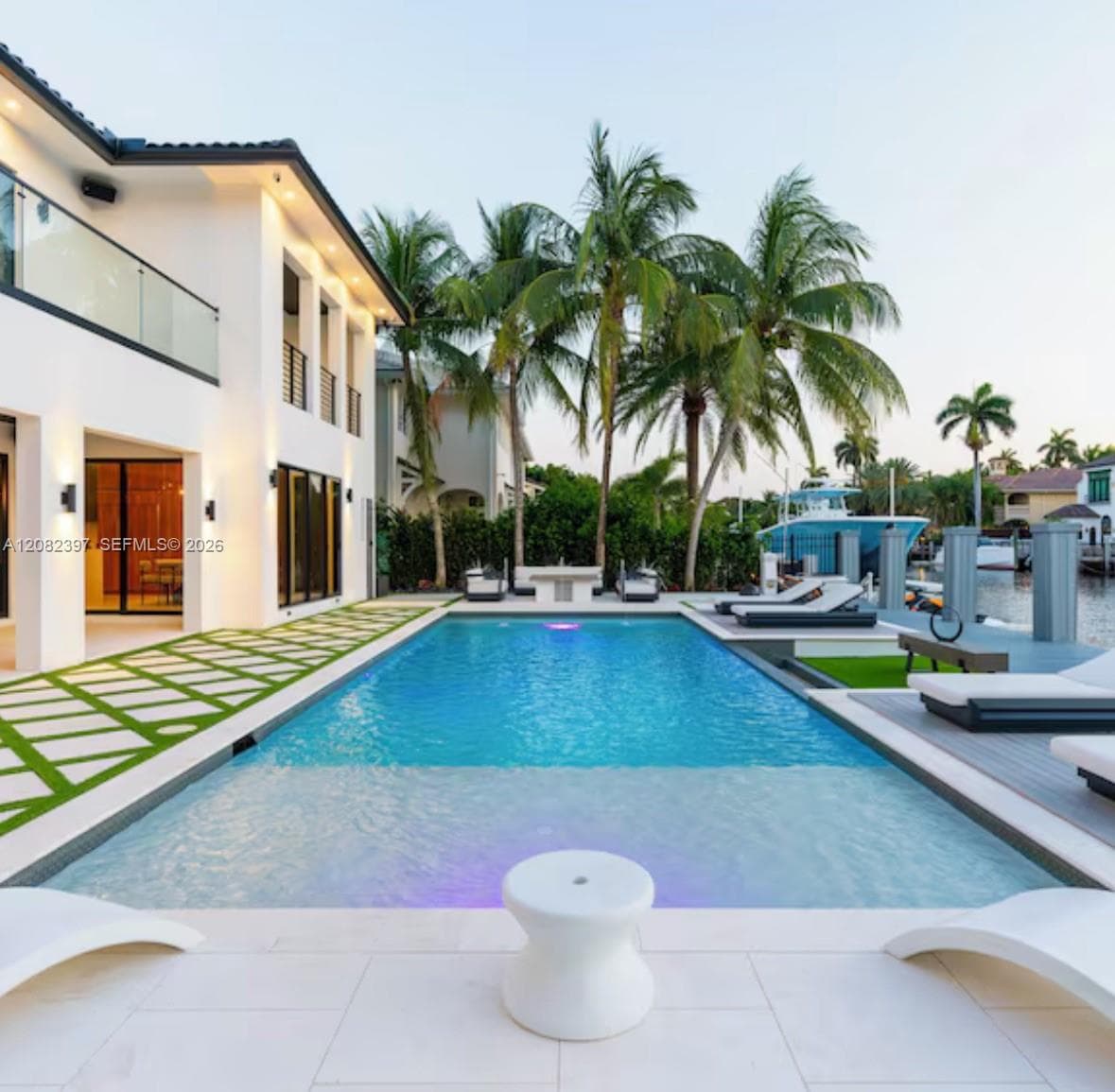 131 Royal Palm Dr #0 photo 2