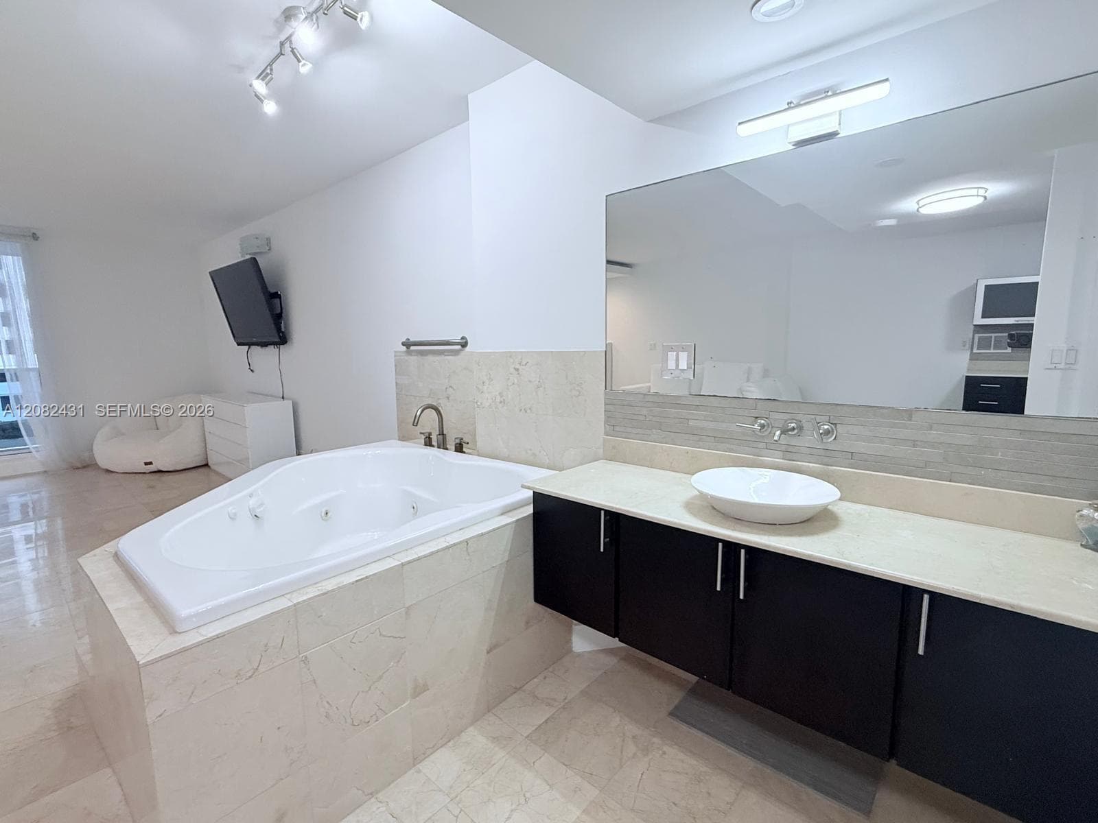 Roney Palace · #621 in Miami Beach - Photo 22
