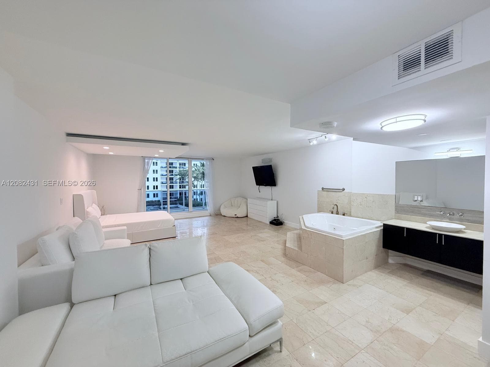 Roney Palace · #621 in Miami Beach - Photo 3