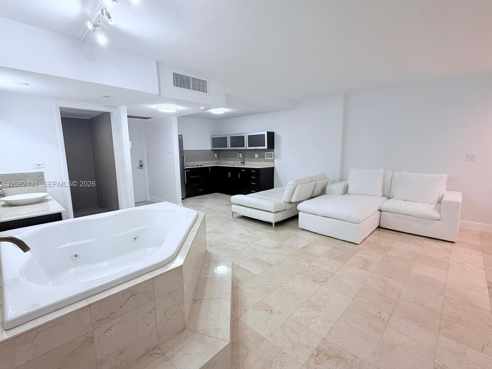 Roney Palace · #621 in Miami Beach - Photo 24