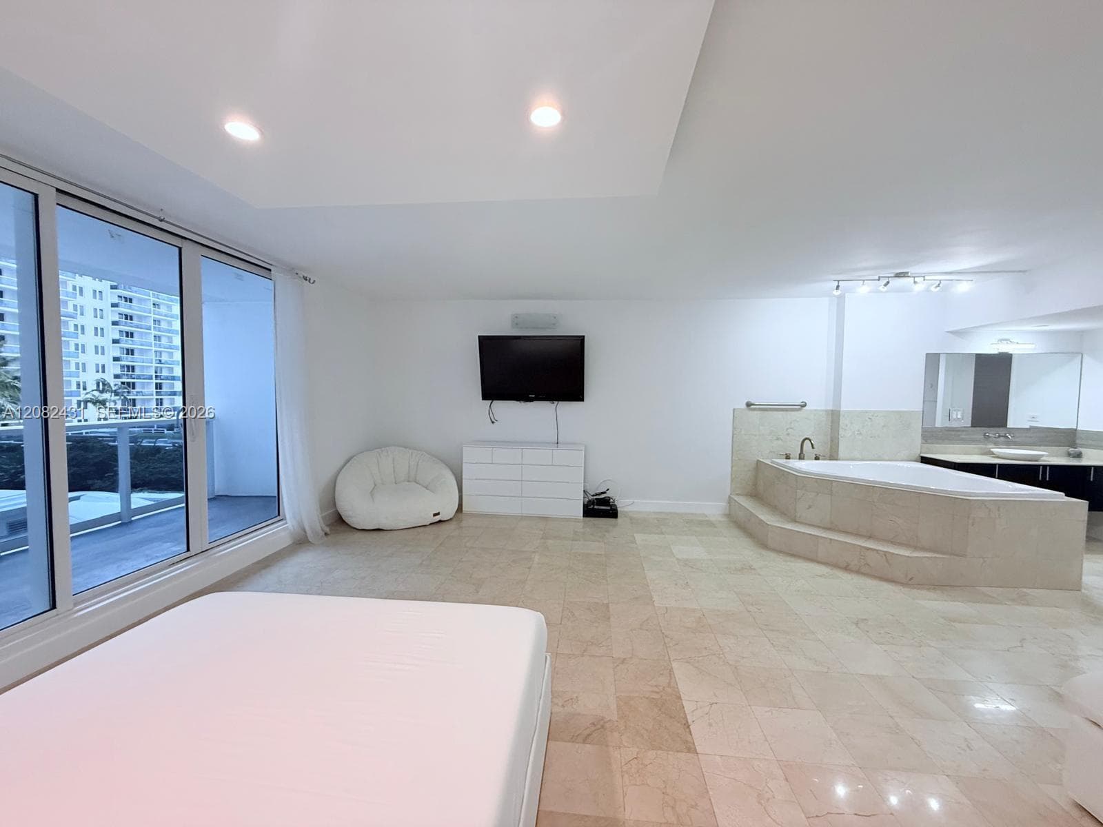 Roney Palace · #621 in Miami Beach - Photo 10